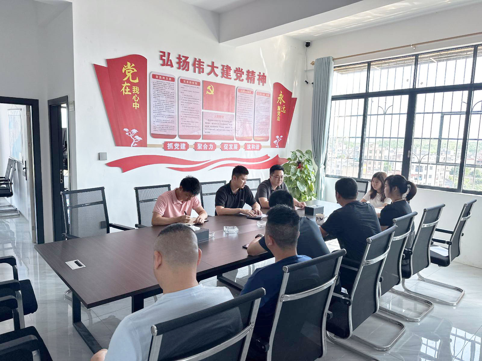 ��Խ�鵽��Զ�ֹ�˾���ݶ���˾������������